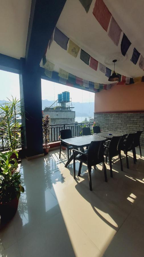 Golden Lake Pokhara Buitenkant foto